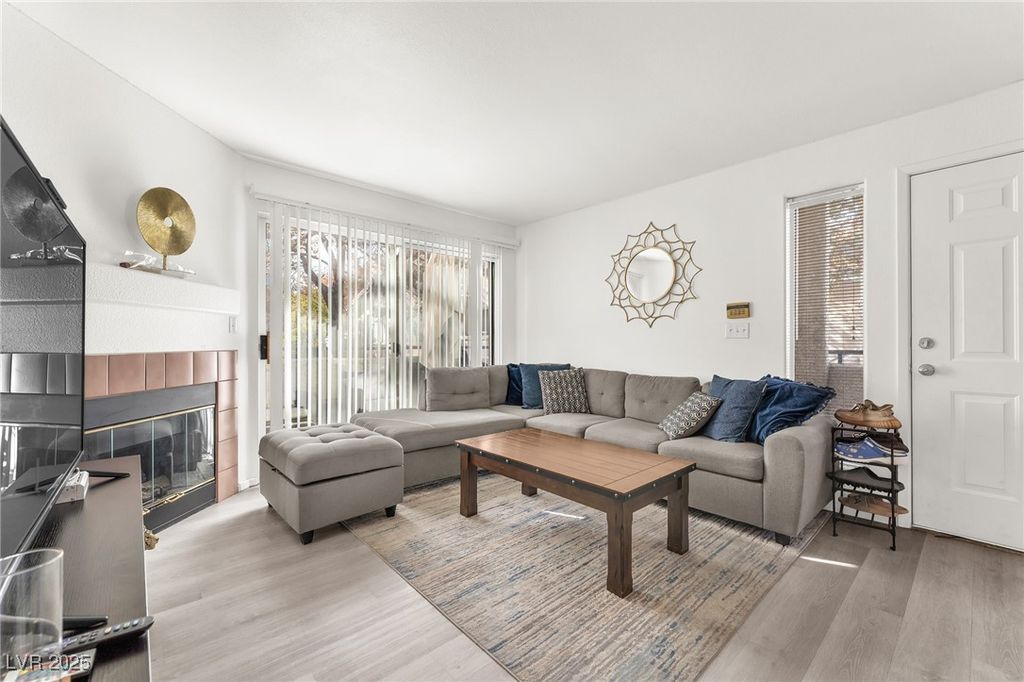 Image 9 of property listing at 3111 Key Largo Drive 204, Las Vegas, NV 89120