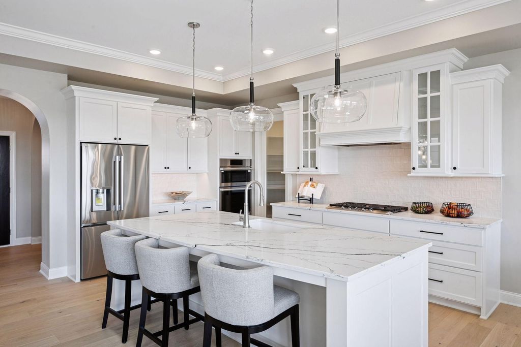 9064 Mills Lane, Chanhassen, MN 55317 — exterior