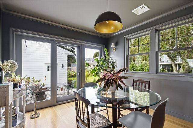 14 Valhalla Drive, Portsmouth, RI 02871