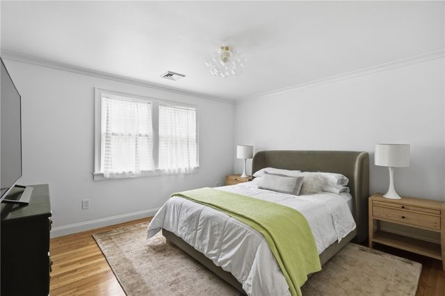 14 Valhalla Drive, Portsmouth, RI 02871