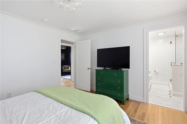 14 Valhalla Drive, Portsmouth, RI 02871