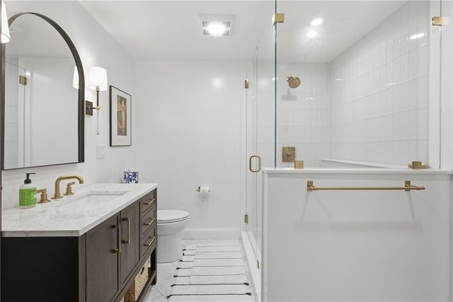 14 Valhalla Drive, Portsmouth, RI 02871