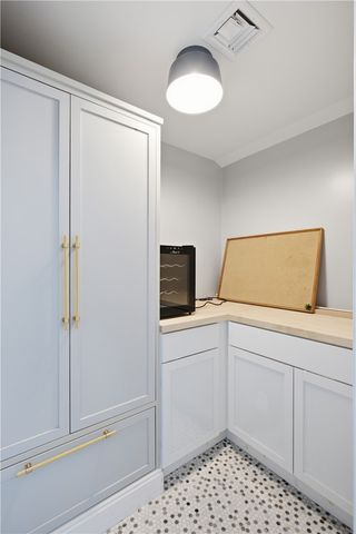14 Valhalla Drive, Portsmouth, RI 02871