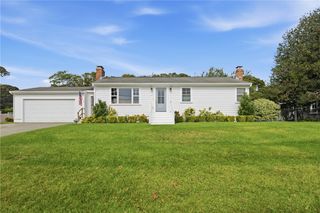 14 Valhalla Drive, Portsmouth, RI 02871