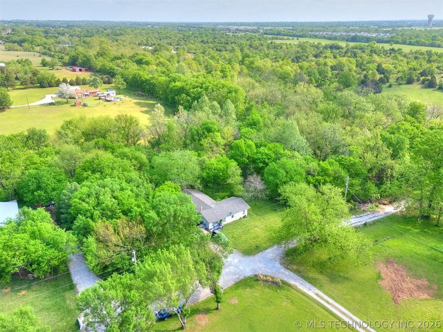 8801 E 98th Street N, Owasso, OK 74055