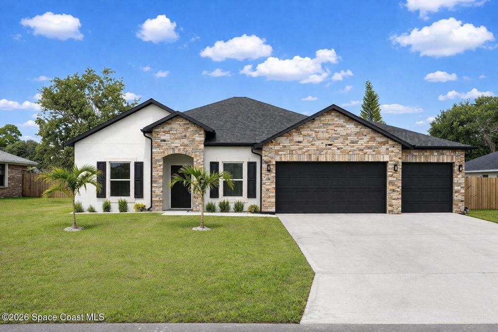 189 Tudor Road SW, Palm Bay, FL 32908