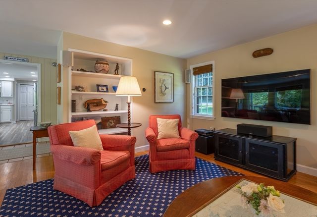 494 Asbury St, Hamilton, MA 01936