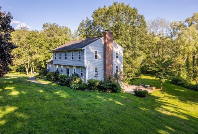 494 Asbury St, Hamilton, MA 01936