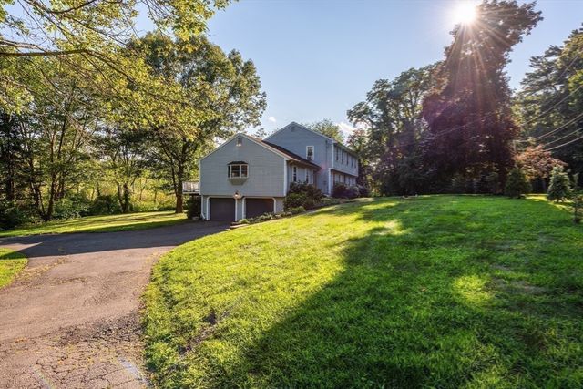 494 Asbury St, Hamilton, MA 01936