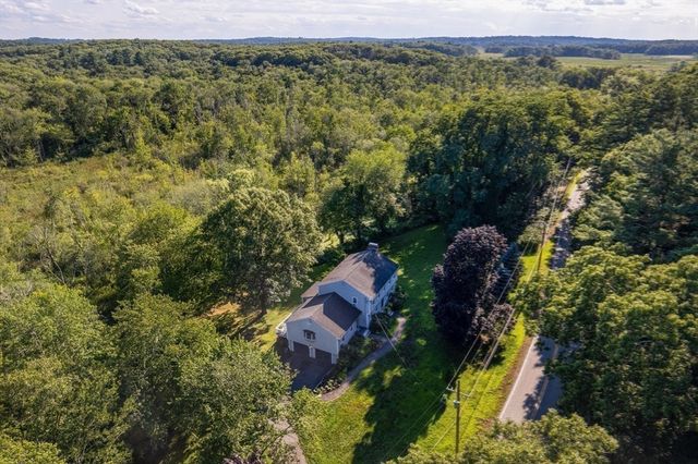 494 Asbury St, Hamilton, MA 01936