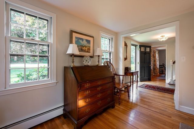 494 Asbury St, Hamilton, MA 01936