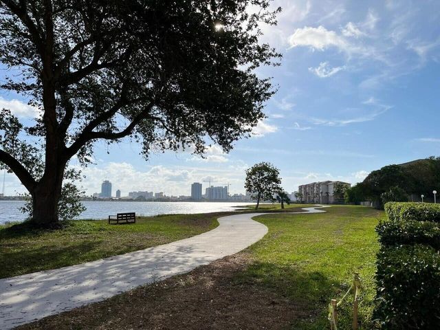 480 Executive Center Drive 4a, West Palm Beach, FL 33401