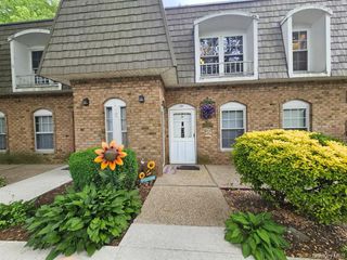 655 Middle Country Road 2H2, Coram, NY 11727