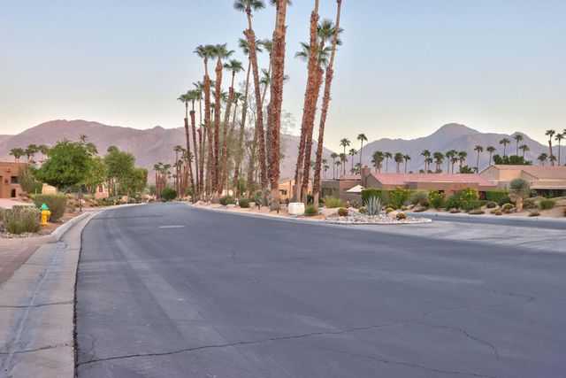 73447 Foxtail Lane, Palm Desert, CA 92260