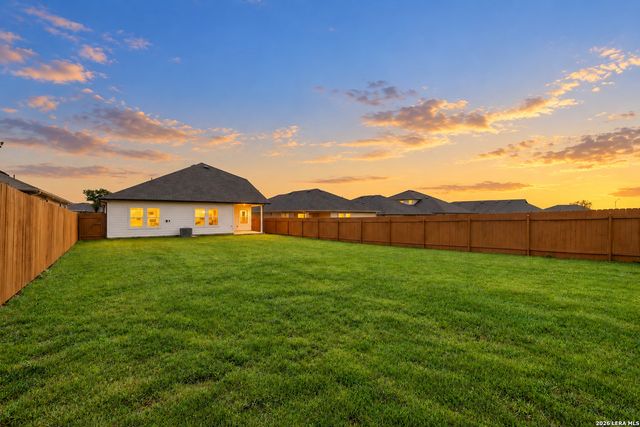 560 Chaco Loop, Seguin, TX 78155