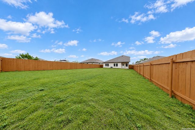 560 Chaco Loop, Seguin, TX 78155