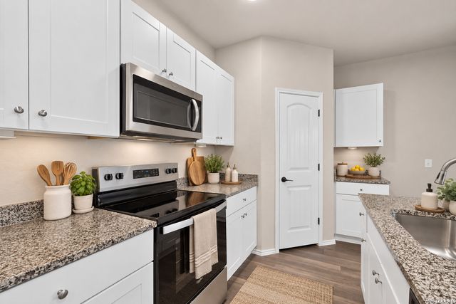 560 Chaco Loop, Seguin, TX 78155