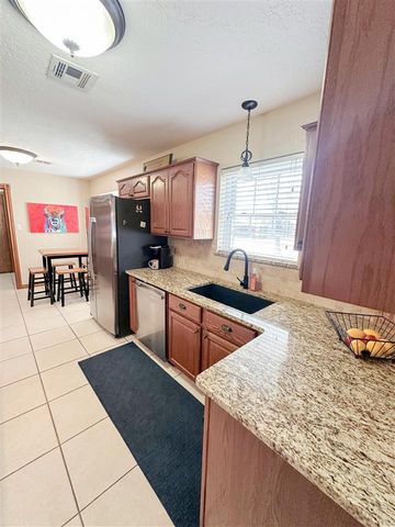 7818 NW Lawton, Lawton, OK 73505