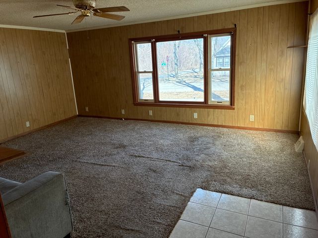 804 Monroe Avenue, Dixon, IL 61021