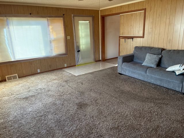 804 Monroe Avenue, Dixon, IL 61021