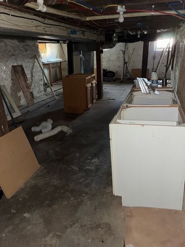 804 Monroe Avenue, Dixon, IL 61021