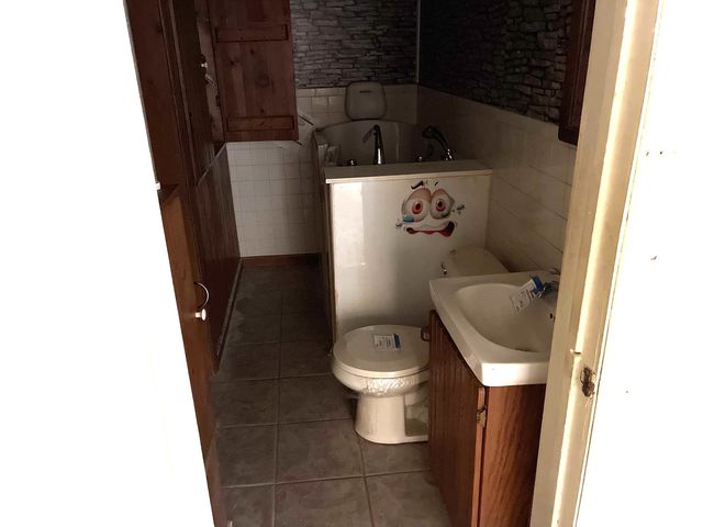 804 Monroe Avenue, Dixon, IL 61021