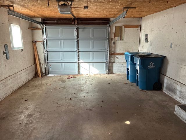 804 Monroe Avenue, Dixon, IL 61021