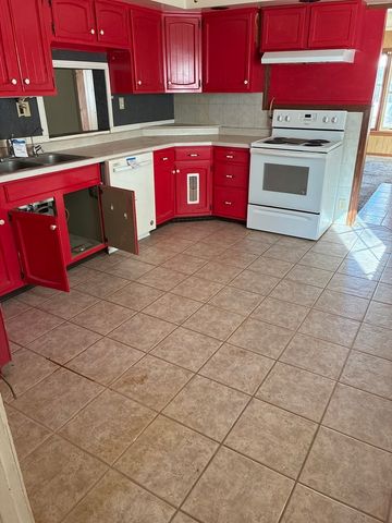 804 Monroe Avenue, Dixon, IL 61021