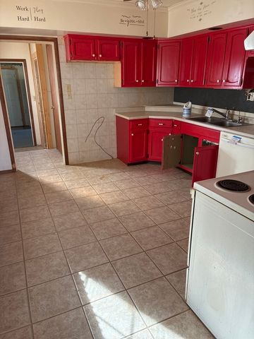 804 Monroe Avenue, Dixon, IL 61021