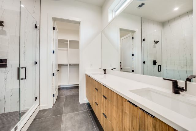 3423 N Winnetka Avenue, Dallas, TX 75212