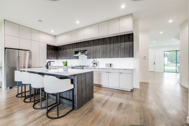 3423 N Winnetka Avenue, Dallas, TX 75212