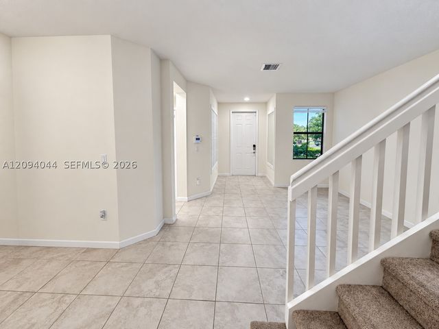 10306 W 33rd Ln, Hialeah, FL 33018