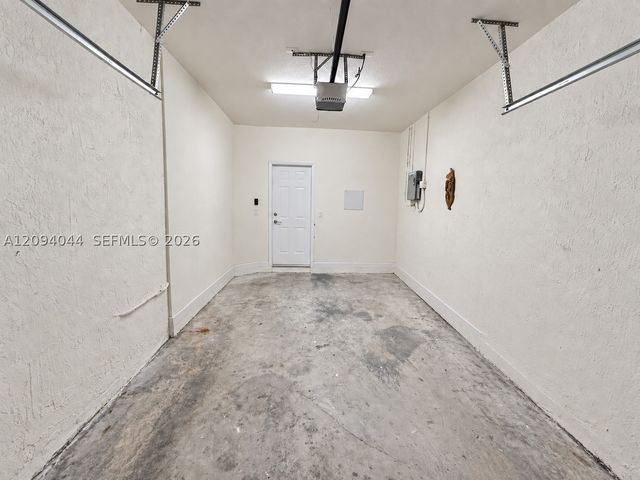 10306 W 33rd Ln, Hialeah, FL 33018