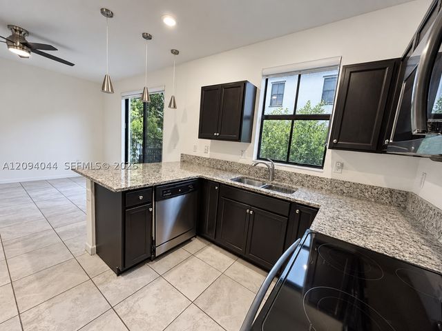 10306 W 33rd Ln, Hialeah, FL 33018