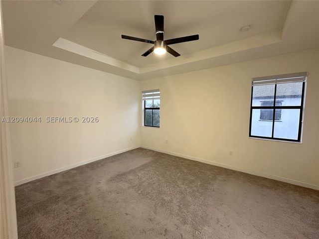 10306 W 33rd Ln, Hialeah, FL 33018