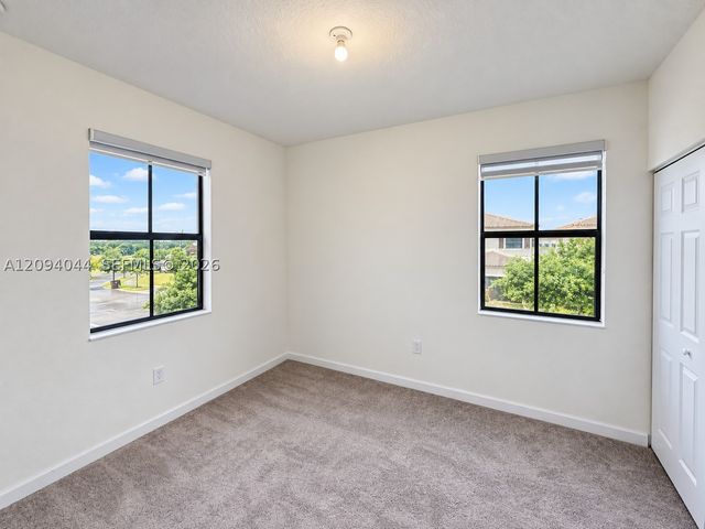 10306 W 33rd Ln, Hialeah, FL 33018