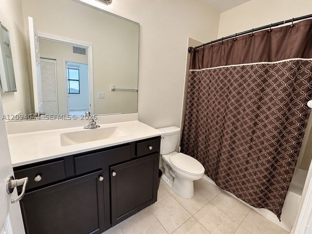 10306 W 33rd Ln, Hialeah, FL 33018