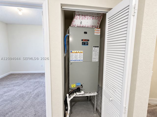 10306 W 33rd Ln, Hialeah, FL 33018