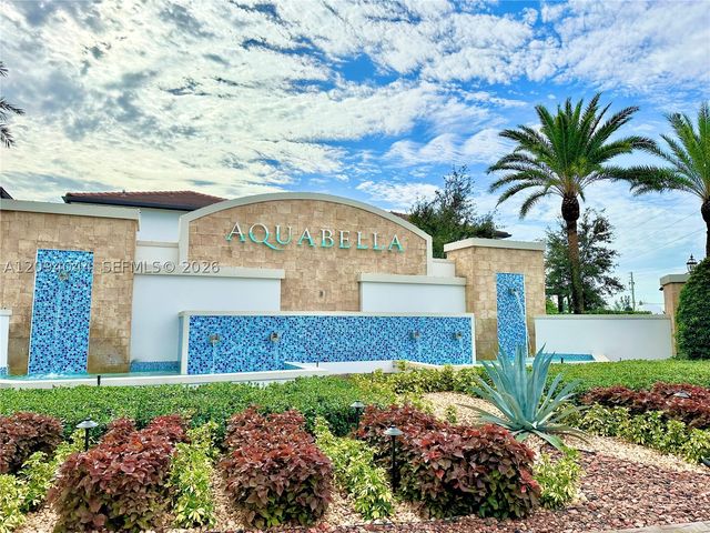 10306 W 33rd Ln, Hialeah, FL 33018