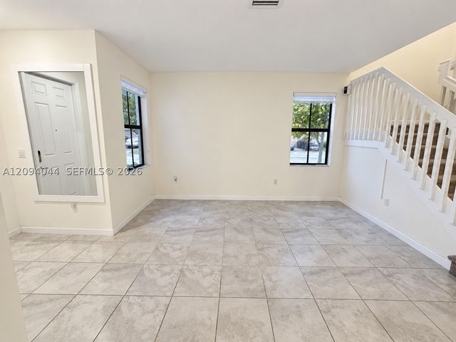 10306 W 33rd Ln, Hialeah, FL 33018