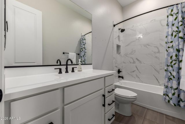 1926 W HOLDEN Drive, Phoenix, AZ 85085