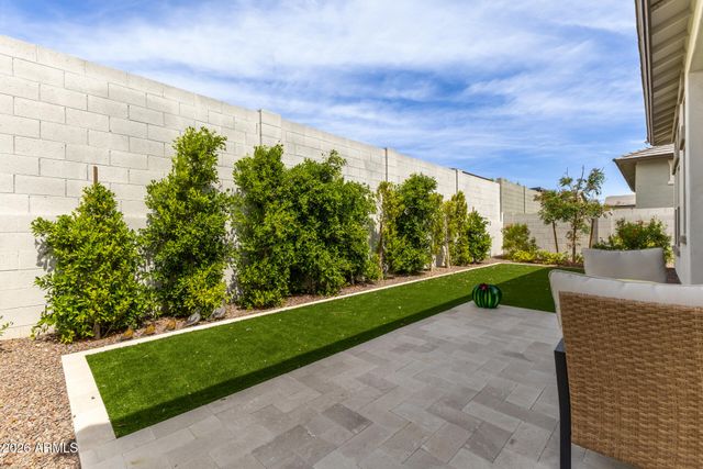 1926 W HOLDEN Drive, Phoenix, AZ 85085