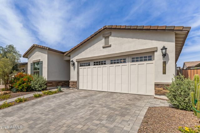 1926 W HOLDEN Drive, Phoenix, AZ 85085