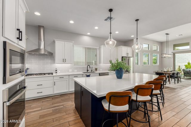 1926 W HOLDEN Drive, Phoenix, AZ 85085