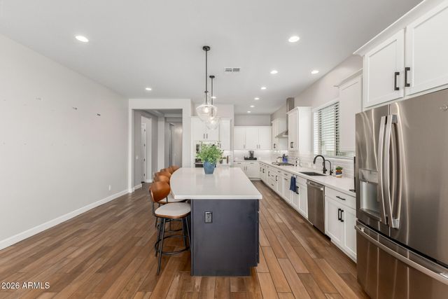 1926 W HOLDEN Drive, Phoenix, AZ 85085