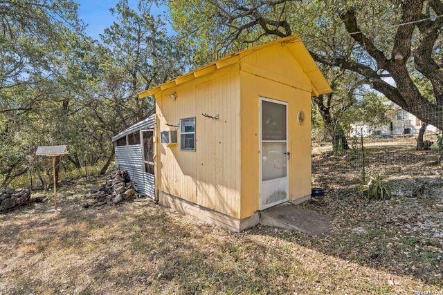 362 BLACK OAK DR, Canyon Lake, TX 78133