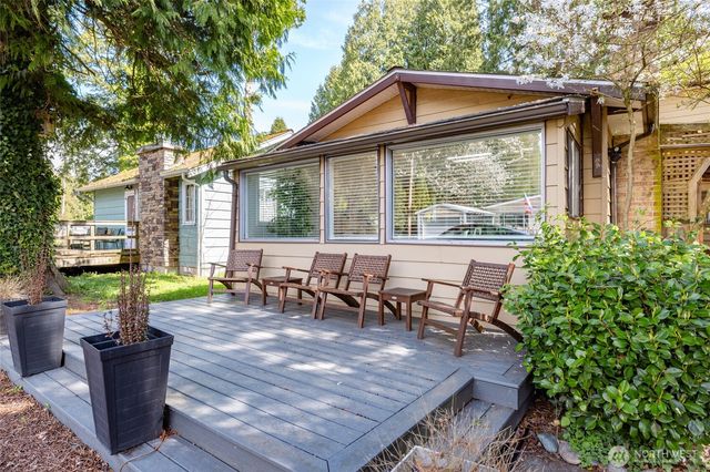 8252 Beach Way Drive, Blaine, WA 98230