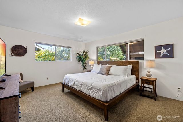 8252 Beach Way Drive, Blaine, WA 98230