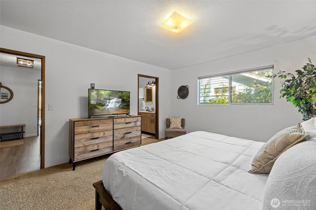 8252 Beach Way Drive, Blaine, WA 98230