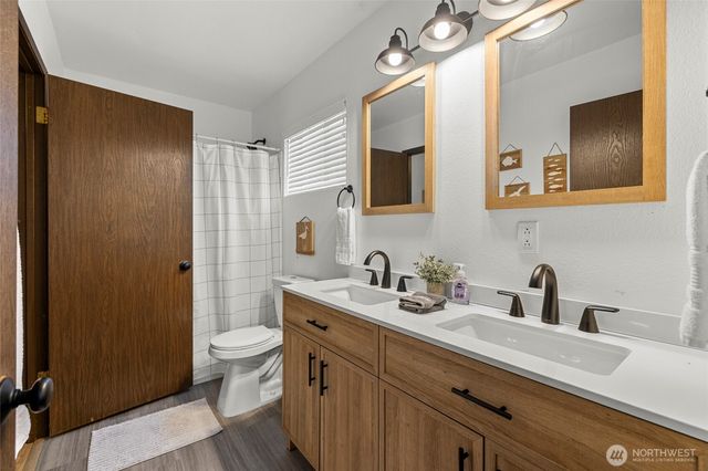 8252 Beach Way Drive, Blaine, WA 98230